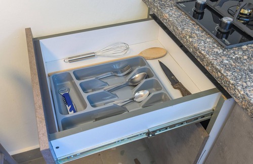 Gemmayzeh Apartamento | Calliope 2-BR Apartment in Gemmayze