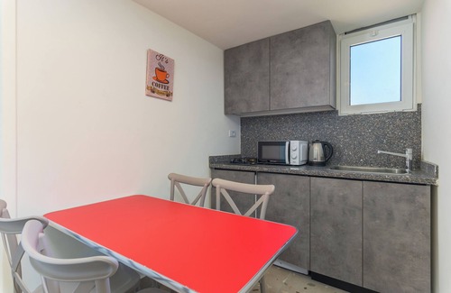 Gemmayzeh Apartamento | Calliope 2-BR Apartment in Gemmayze