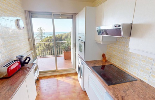 Alpes-Maritimes Apartamento | 3P tranquilo climatizado con terraza, vista al mar y parking