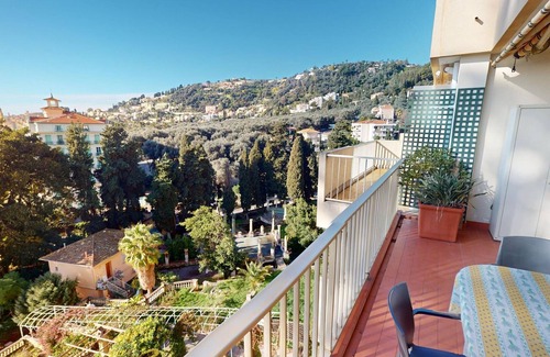 Alpes-Maritimes Apartamento | 3P tranquilo climatizado con terraza, vista al mar y parking