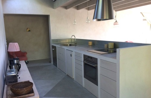 Truinas Casa | CASA TRANQUILA Y BRILLANTE, ABIERTA A LA NATURALEZA CON JACUZZI