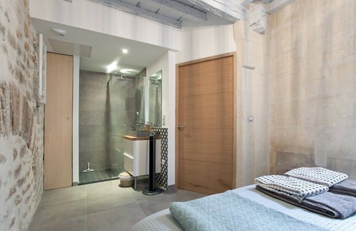 Arles City Centre Apartamento | Calm and bright; Terrace and panoramic view in the center Housing
