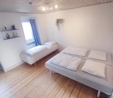 Hjørring Apartamento | Calm and cozy apartment with free parking