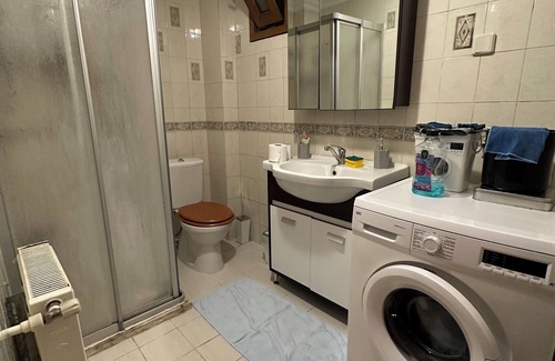 Maltepe Casa | Calm and spacious place with a balcony