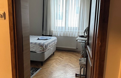 Maltepe Casa | Calm and spacious place with a balcony