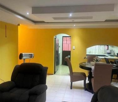 Newlands West Casa | Calm chaos