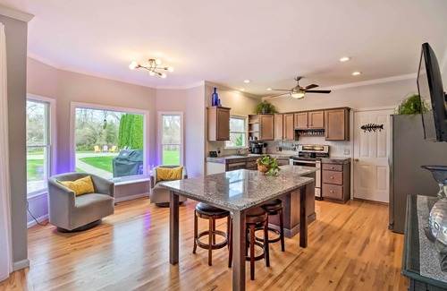 Columbia Casa | Calm Columbia Haven: Outdoor Pool, Hot Tub!