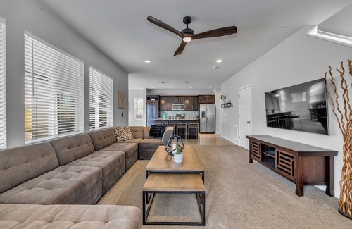 Parker Casa | Calm & Cozy 3 Bedroom - Manhattan Beach Inspired Home