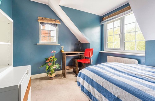 Blackmore End Casa | Calm For 3, Handy for Airport, train Free Parking