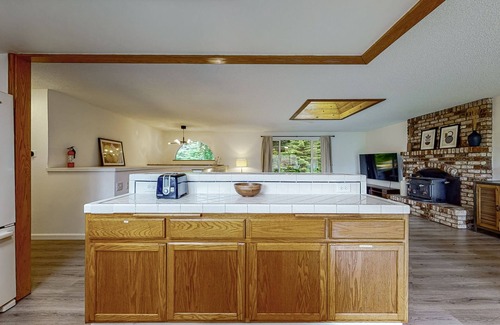 Arcata Casa | Calm Home next to Trailhead and Cal Poly