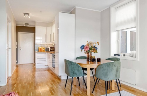 Sandviken Apartamento | Calm Surroundings in Sandviken W/Washer & dryer