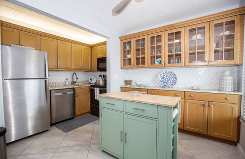 Shell Harbor Condominio | Calm Waters - waterfront condo on Sanibel Island