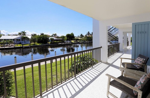 Shell Harbor Condominio | Calm Waters - waterfront condo on Sanibel Island