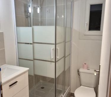 Faremoutiers Apartamento | Calme Studio & WIFI Jardin Disneyland Paris 4 personnes