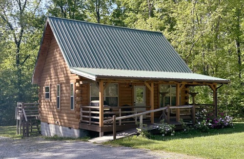 Monteagle Cabina | Calming Cabin: Peaceful | Park-Like | Hikes, Waterfalls, The Caverns Near By