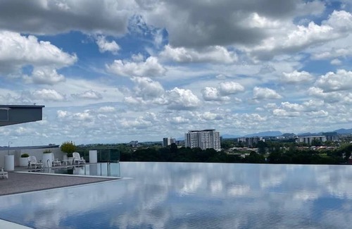 Batu Lintang Apartamento | Calming Room,Strategic Place,Kozy Square