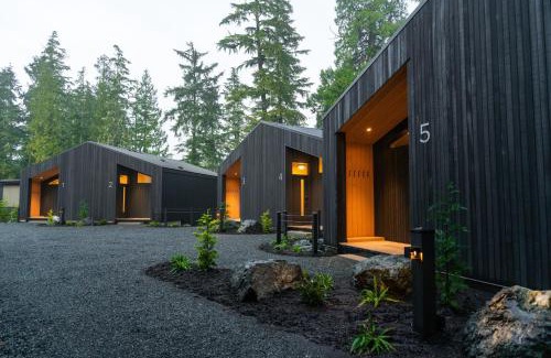 Ucluelet Casa | Calmwater Retreat New 2 br Hot Tub