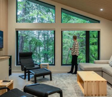 Ucluelet Casa | Calmwater Retreat New 2 br Hot Tub