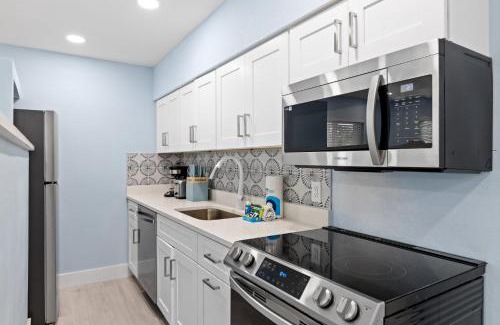 Sanibel Casa | Caloosa Cottage at Palm View Inn of Sanibel with Bikes