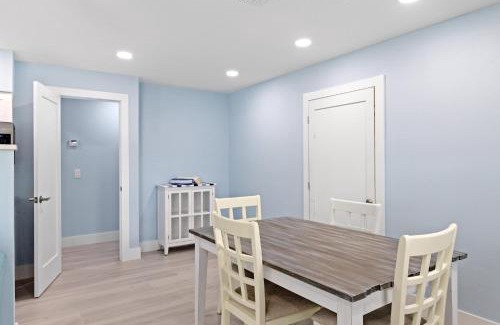 Sanibel Casa | Caloosa Cottage at Palm View Inn of Sanibel with Bikes