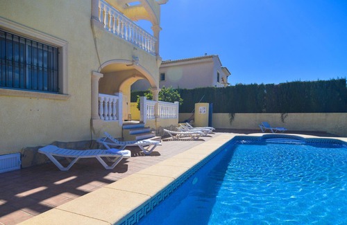 La Empedrola Casa | Calpe. Gran villa con piscina en zona muy tranquila
