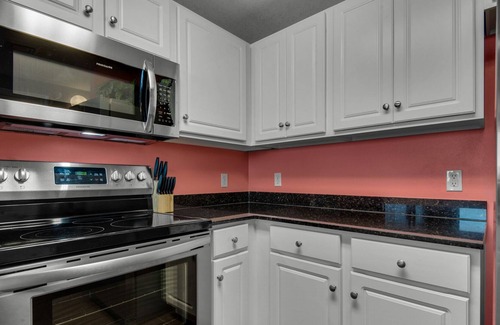 Panama City Beach Condominio | Calypso 2004W BEACH SIDE - Beach Chairs, Free Activities Each Day, and More