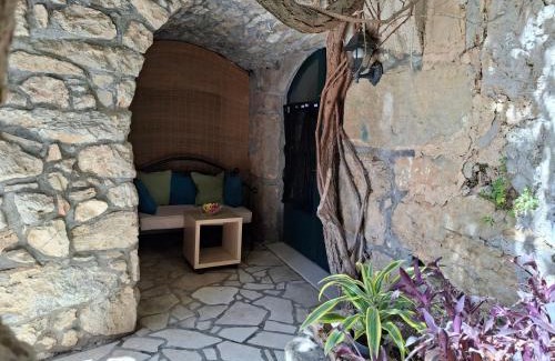 Mljet Apartamento | Calypso's Cave the Apartment for Animal Lovers