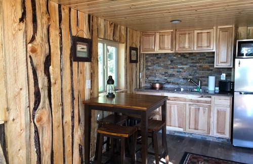 Soldotna Apartamento | CAM'S LAKESIDE BUNKHOUSE - RESERVE 3 noches y OBTENGA 1 noche GRATIS (mayo y junio)!