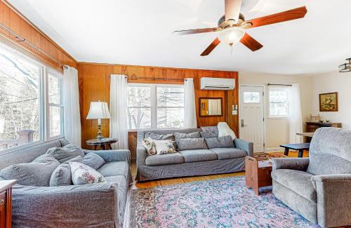 Lake Junaluska Casa | Camak Guesthouse - Upper Unit