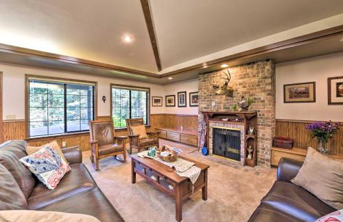 Camano Island Casa | Camano Island Family House with Hot Tub and Deck!