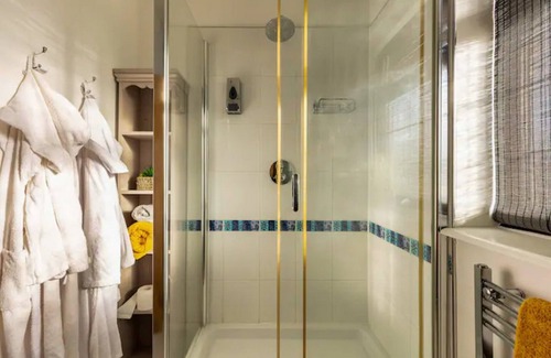 York Casa | Camaraderie Guest House