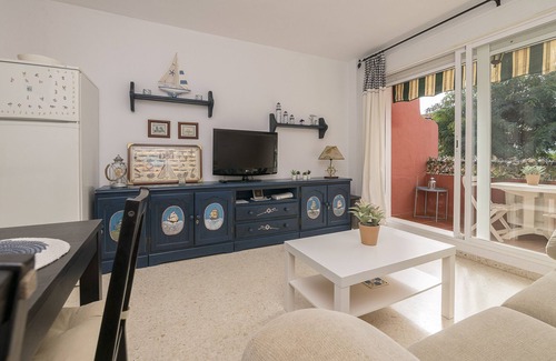 Cabrita Casa | CAMAROTE DE ALGETARES - Apartamento con piscina compartida y WiFi gratis.
