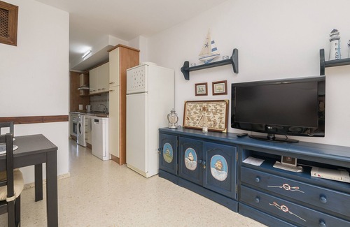 Cabrita Casa | CAMAROTE DE ALGETARES - Apartamento con piscina compartida y WiFi gratis.