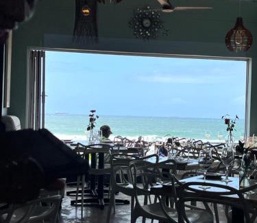 Umdloti Apartamento | Camarque - Umdloti's Ocean Escape