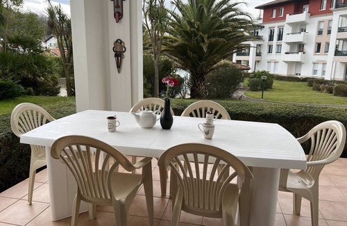 Cambo-les-Bains Apartamento | CAMBO: Apto céntrico con piscina, 4 plazas, 3 habitaciones, terraza, parking, internet