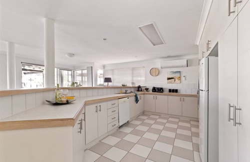 Halls Head Casa | Cambria Whole House Private Jetty -Family & Pet Friendly