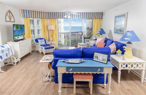 Litchfield by the Sea Casa | Cambridge 301 OV 3BR 3BA Kitchen Balcony