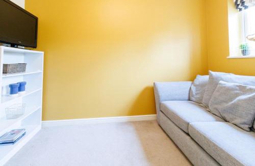 Cambridge Casa | Cambridge 4 Bedroom Sleeps 9 Wi-Fi Garden, LONG STAYS ACCEPTED- Orchid House