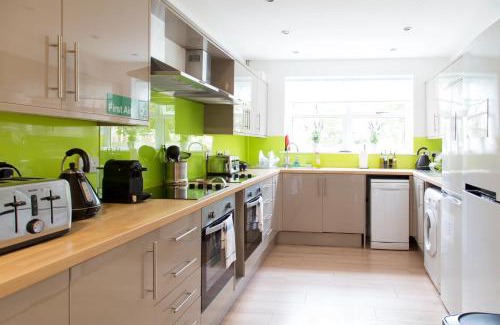 Mill Road Hotel | Cambridge Charm Modern Ensuite Rooms by Luxiety Stays