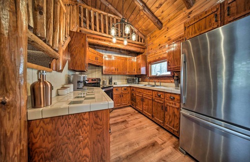 Cambridge Springs Cabina | Cambridge Springs Cabin Near French Creek!