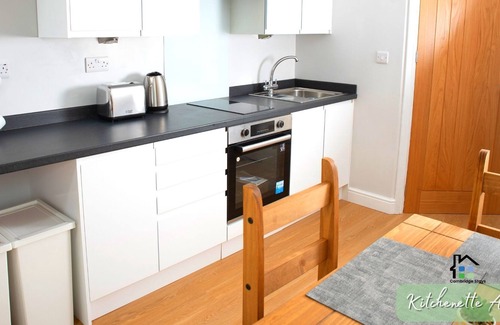 Girton Casa | Cambridge Stays - Spacious 4 Bedroom Home w/ annex