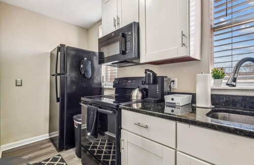 Downtown Baltimore Casa | Camden's Little Charm-Walking Distance Stadium & Convention, University of MD