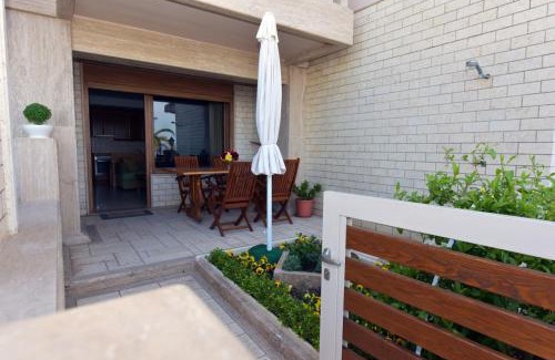 Nea Potidaia Apartamento | Camellia BeachFront House Potidea