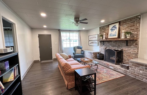 McComb Cabaña | Camellia Cottage - rural setting of historic Holmesville on Bogue Chitto River