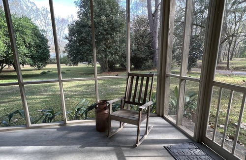 McComb Cabaña | Camellia Cottage - rural setting of historic Holmesville on Bogue Chitto River