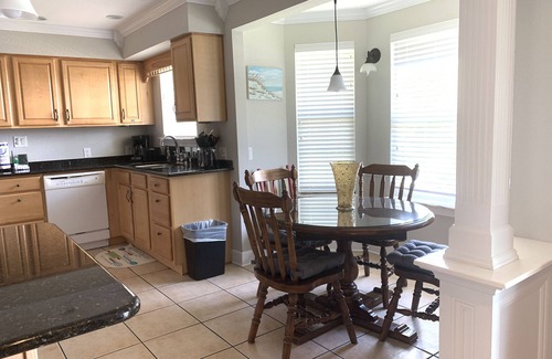 Niceville Casa | Camellia House, una casita encantadora para descansar o jugar.