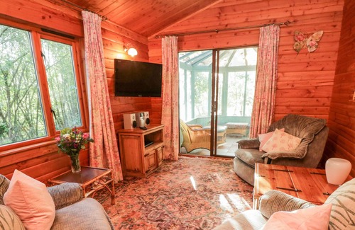 Ebford Cabaña | CAMELLIAS AT MAGNOLIA LAKE, character holiday cottage in Dawlish