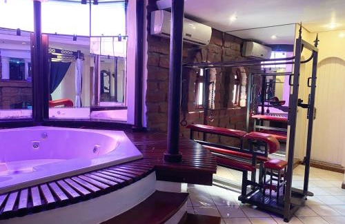 Scharlau Hotel | Camelot Motel by Drops