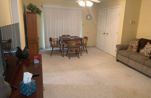 Harlingen Apartamento | Camelot Village LLC
