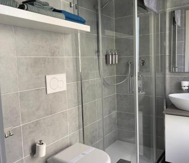 Chiavari Casa | Camera comfort matrimoniale con bagno e zona cottura